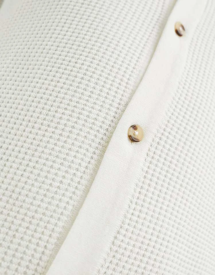 Cotton:On Cotton On Textured Cotton Waffle Knit Relaxed Shirt In Vintage White For Men 4 Cotton:On Cotton On Textured Cotton Waffle Knit Relaxed Shirt In Vintage White For Men - Image 2