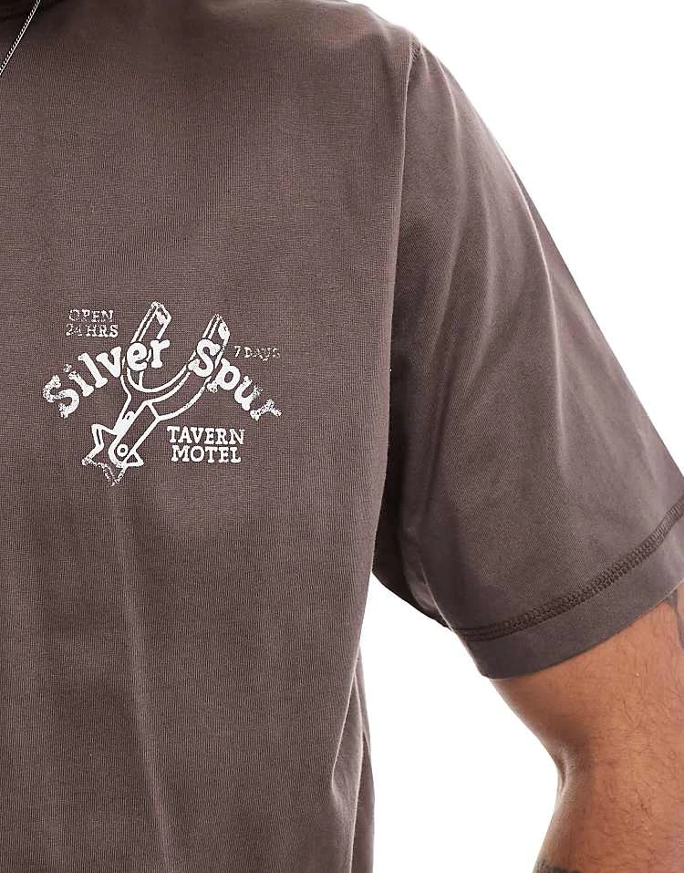 Cotton:On Cotton On Cropped Fit T-shirt With Silver Spurt Graphic In Chocolate For Men Multi 5 Cotton:On Cotton On Cropped Fit T-shirt With Silver Spurt Graphic In Chocolate For Men Multi - Image 3